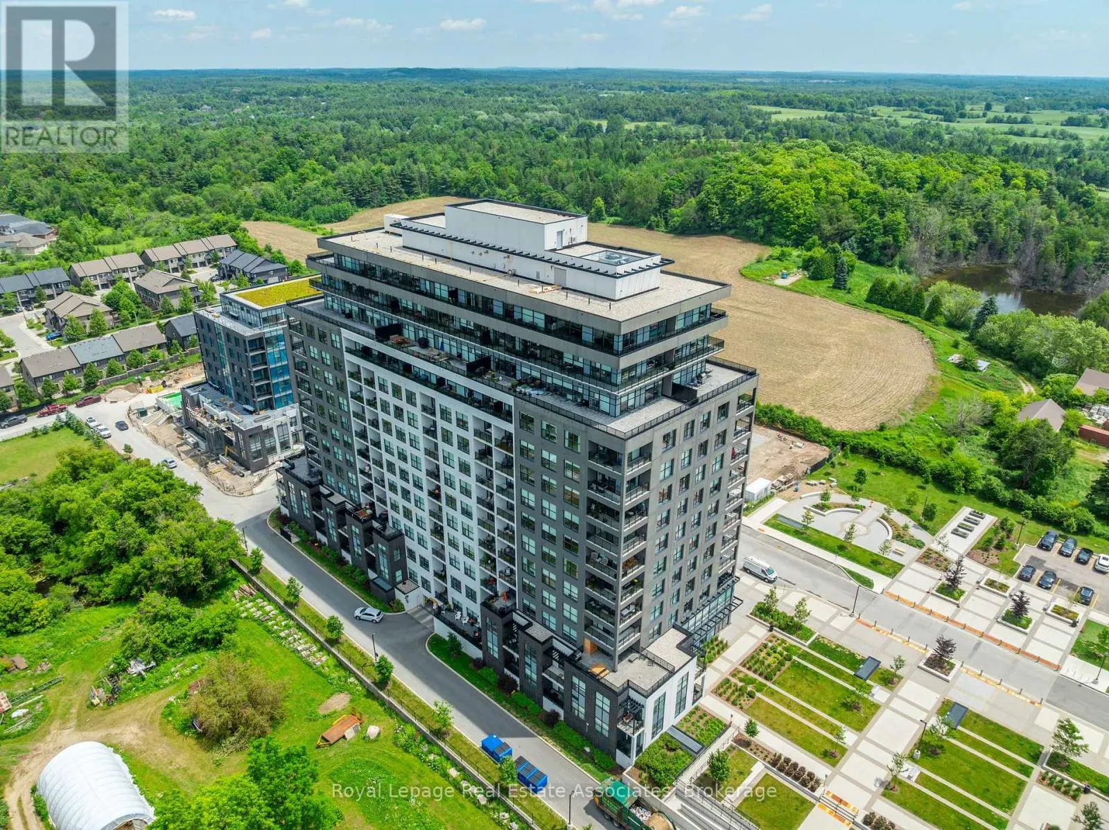 112 - 1880 GORDON STREET