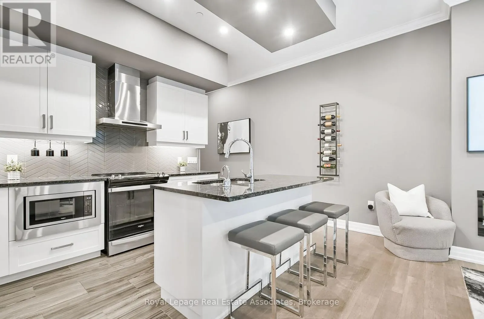 112 - 1880 GORDON STREET