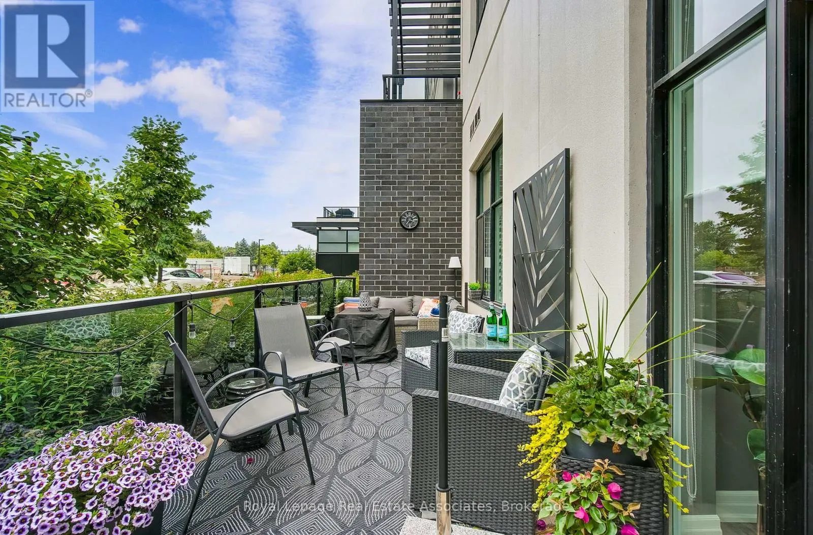 112 - 1880 GORDON STREET