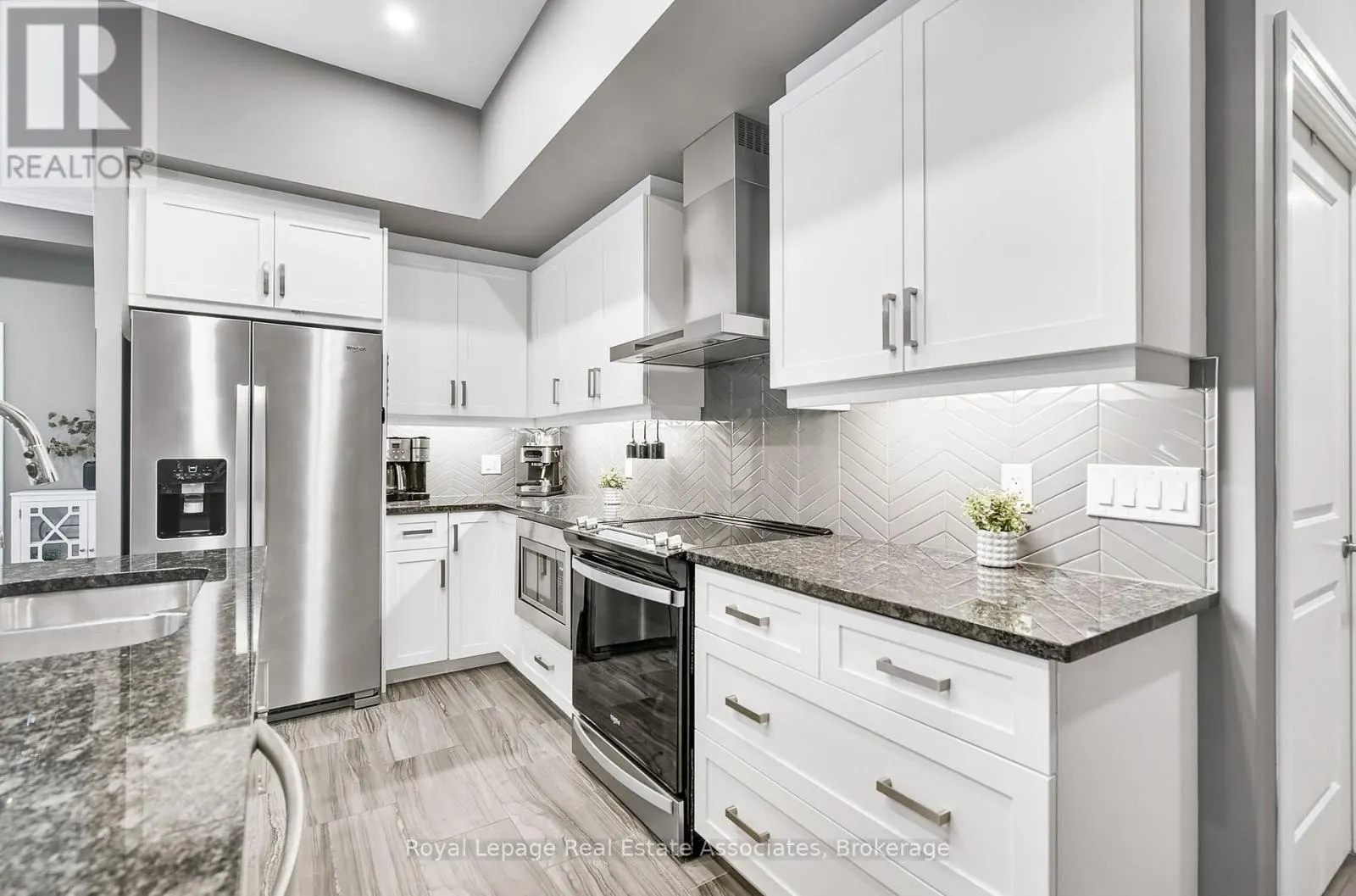 112 - 1880 GORDON STREET