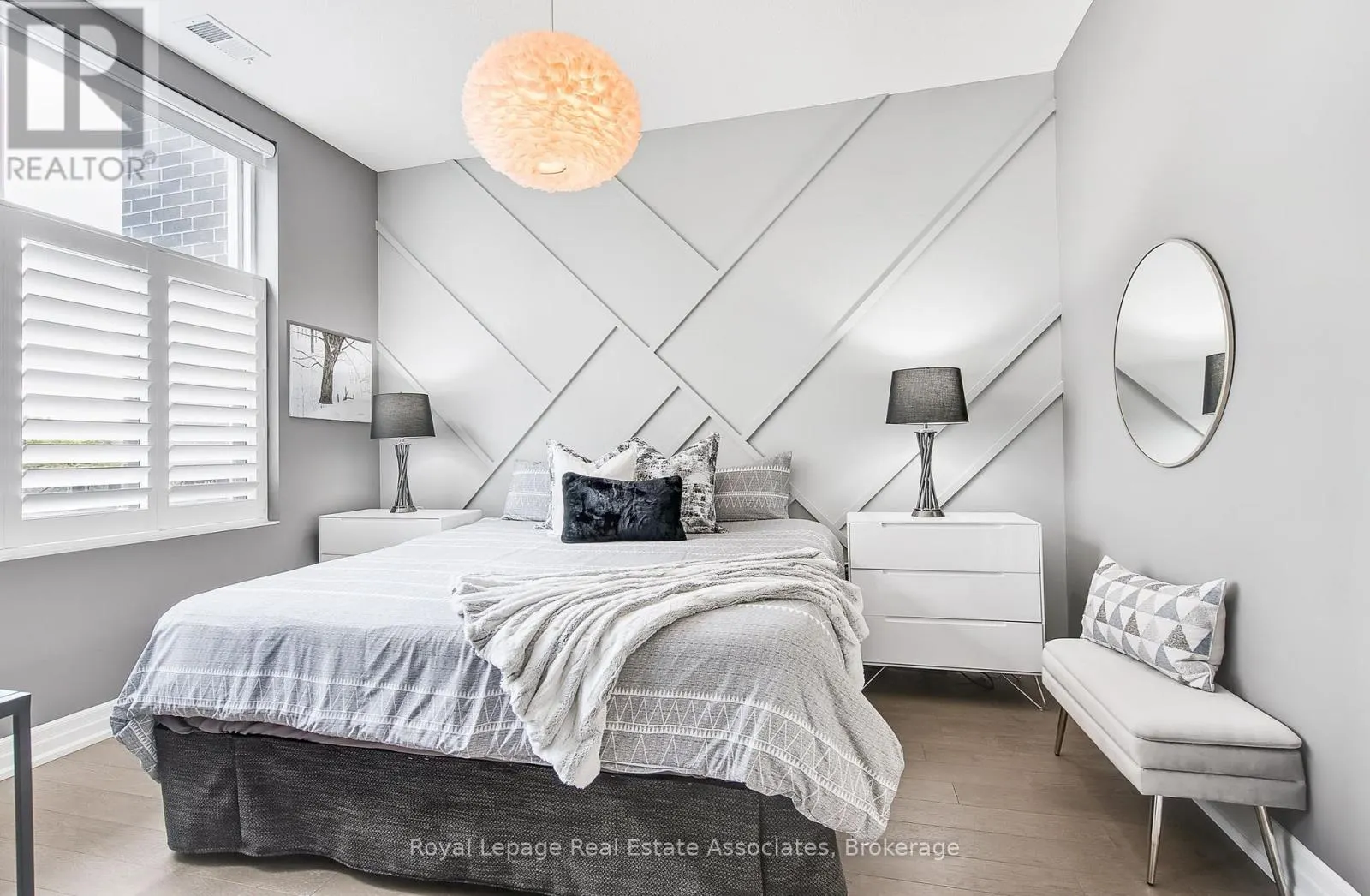 112 - 1880 GORDON STREET