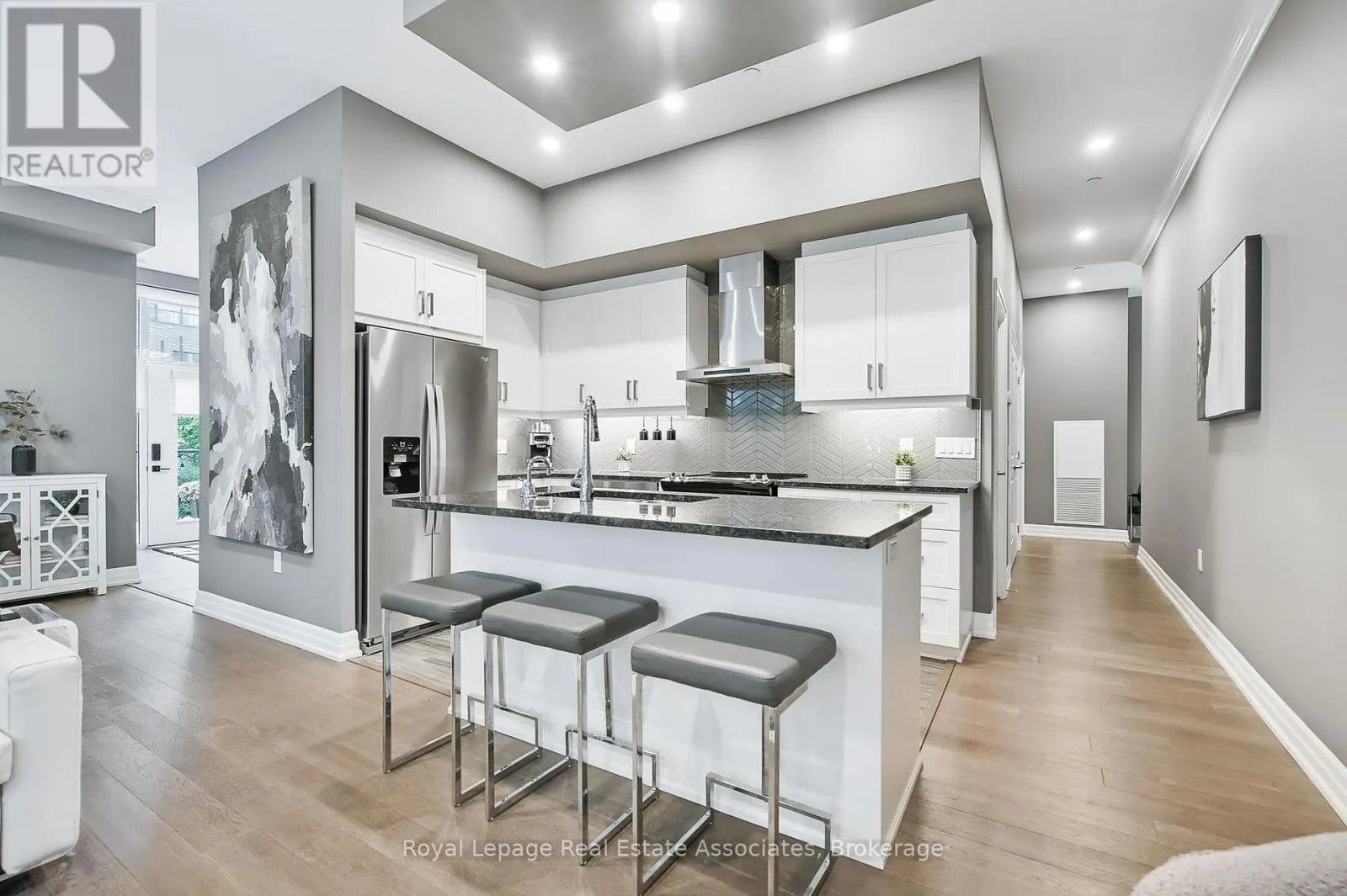 112 - 1880 GORDON STREET