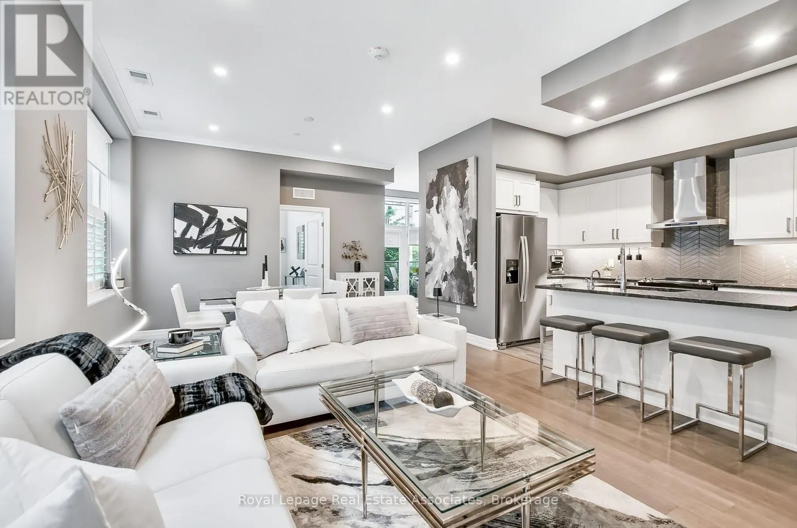 112 - 1880 GORDON STREET