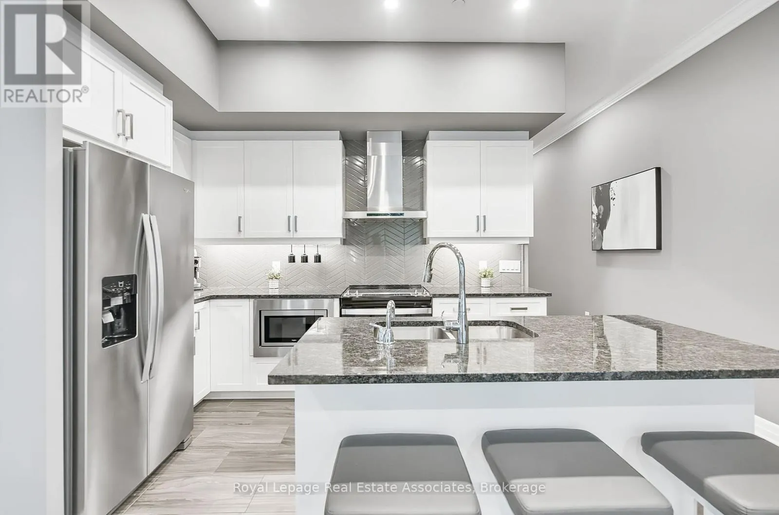 112 - 1880 GORDON STREET