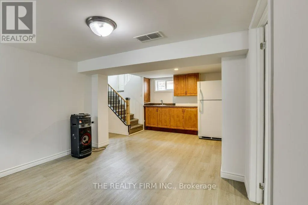 520 HIGHBURY AVENUE N