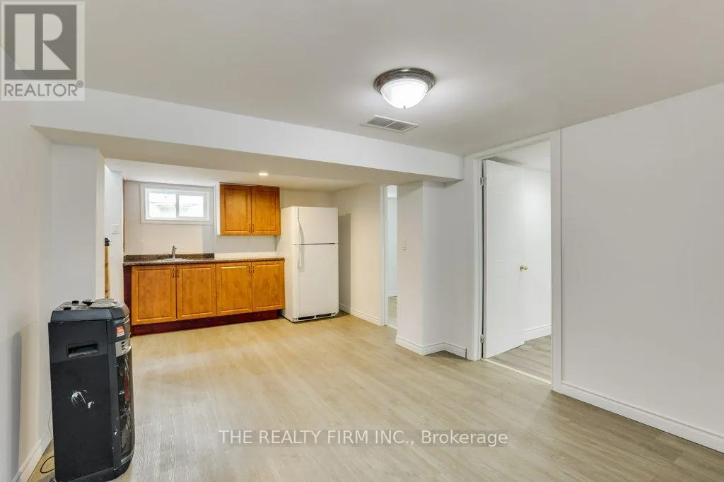 520 HIGHBURY AVENUE N