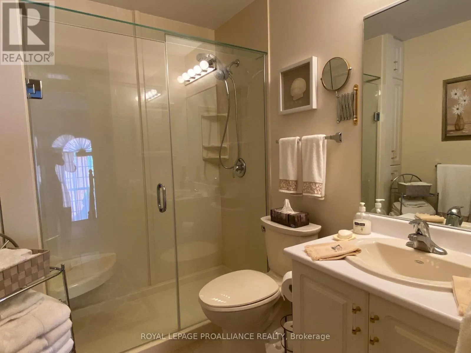 45 COUNTRY CLUB PLACE