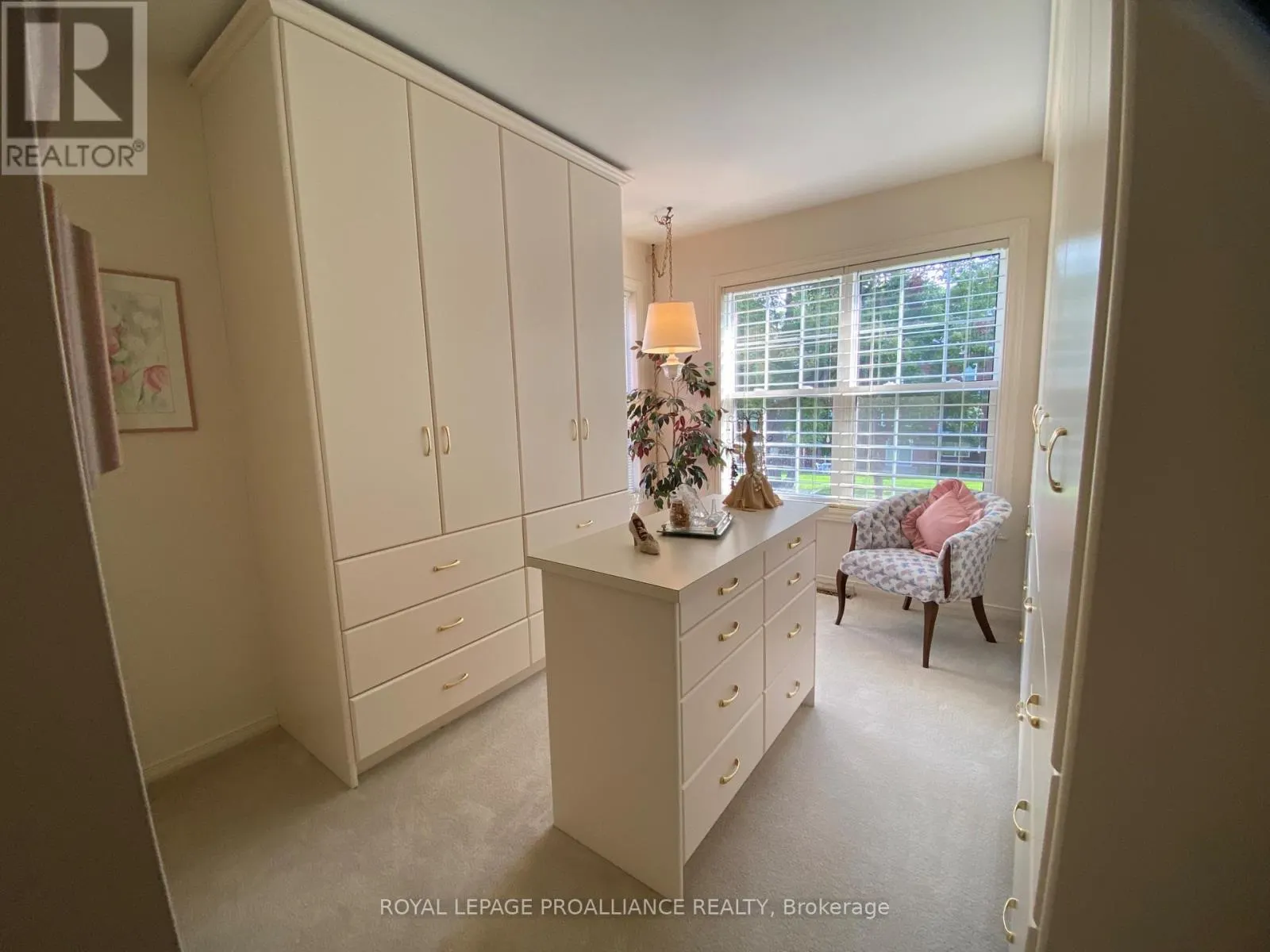 45 COUNTRY CLUB PLACE