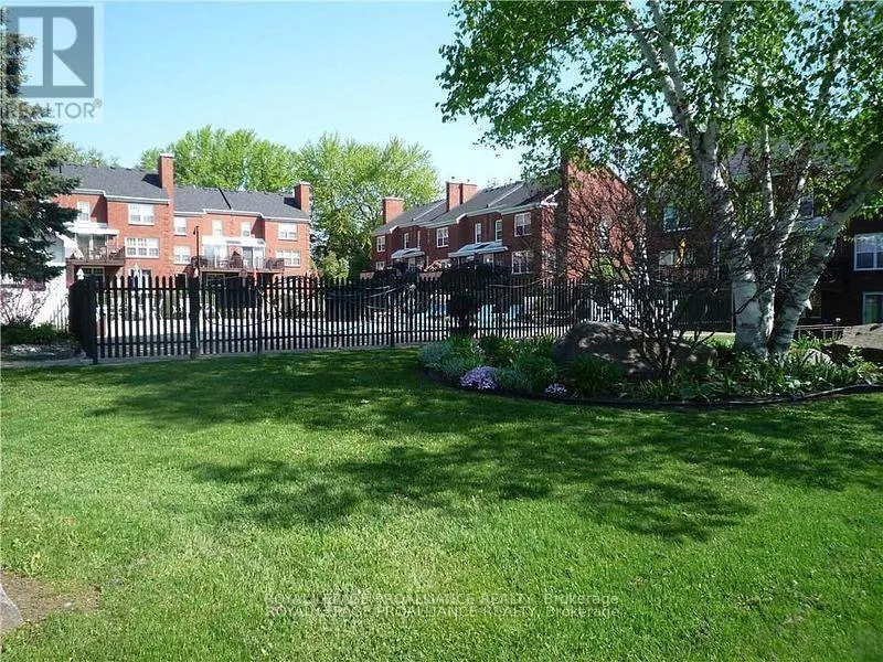 45 COUNTRY CLUB PLACE