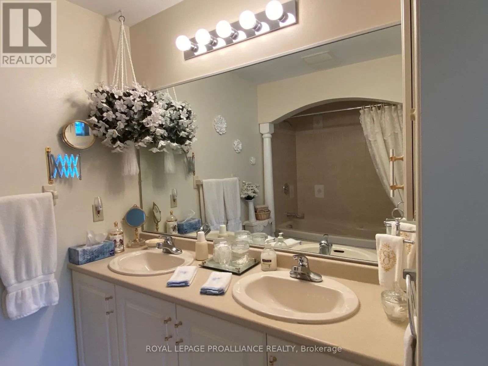 45 COUNTRY CLUB PLACE