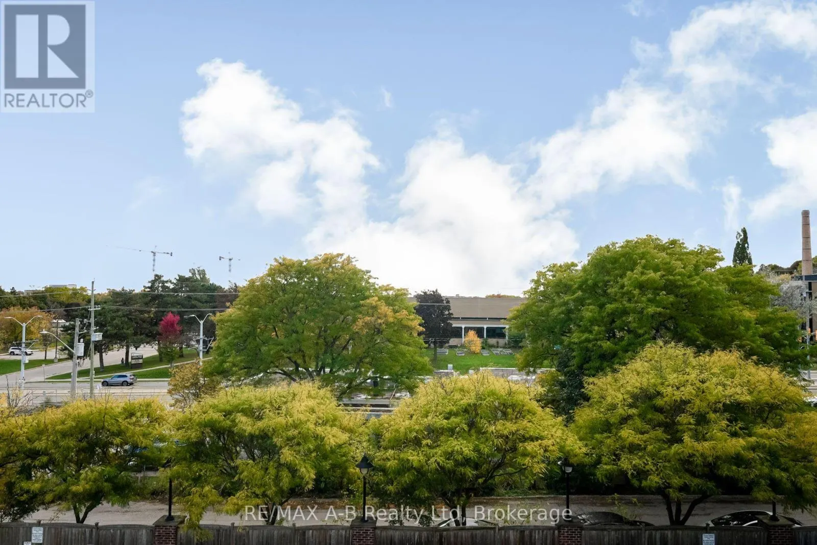 305 - 555 KING STREET E, #305