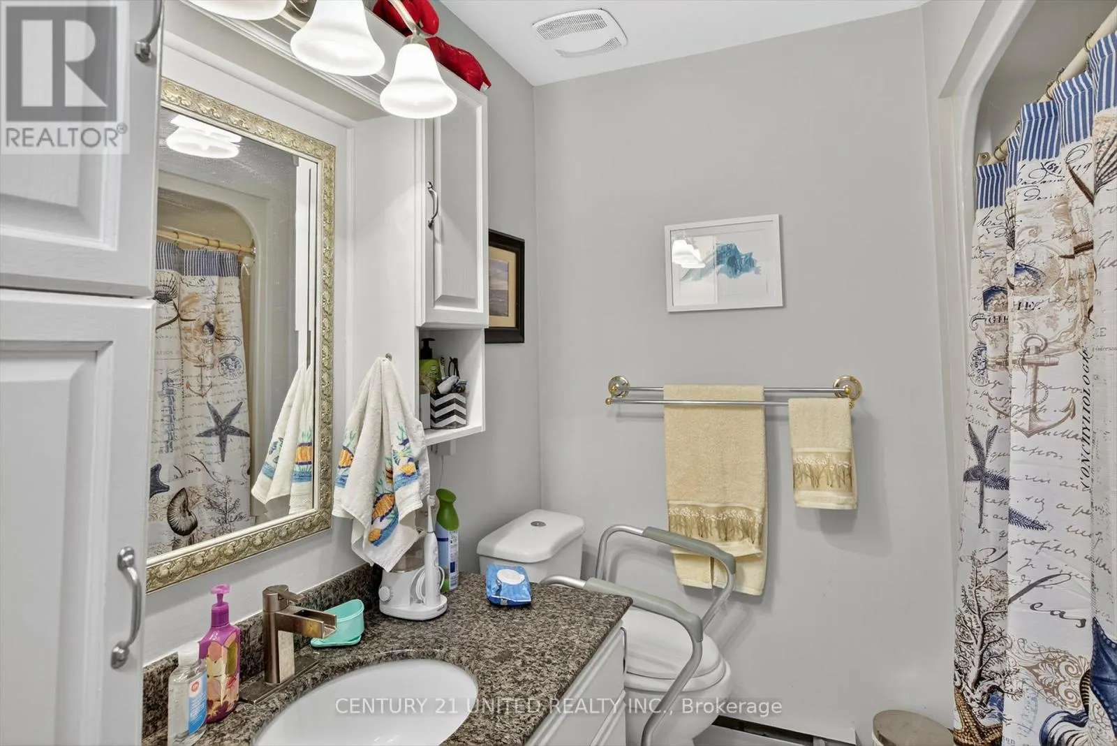 8 - 635 WHITAKER STREET, #8