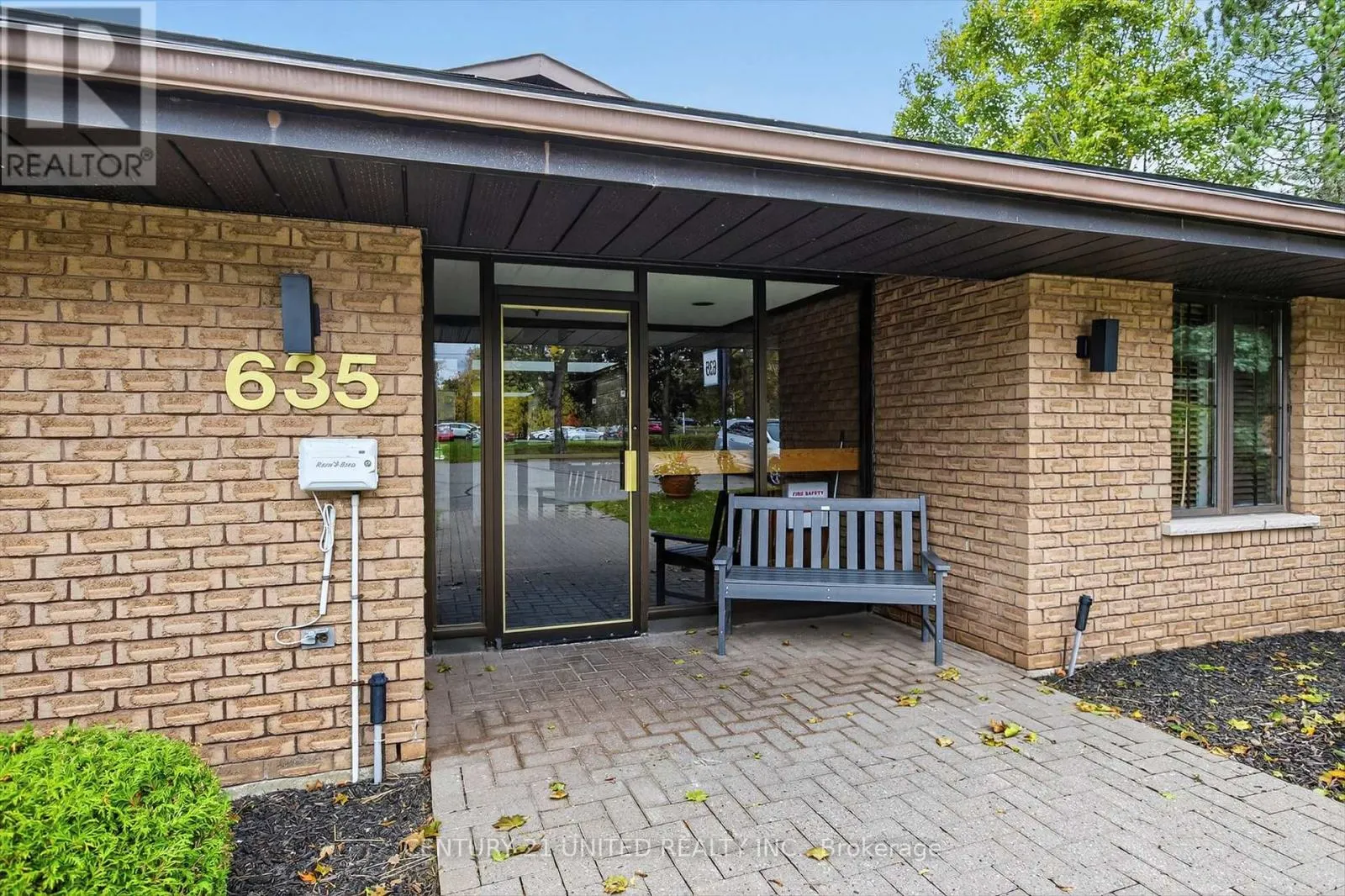 8 - 635 WHITAKER STREET, #8