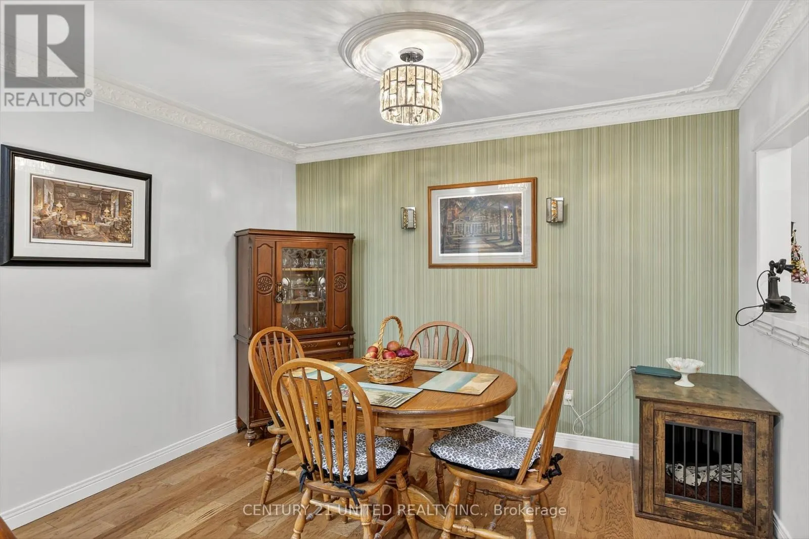 8 - 635 WHITAKER STREET, #8