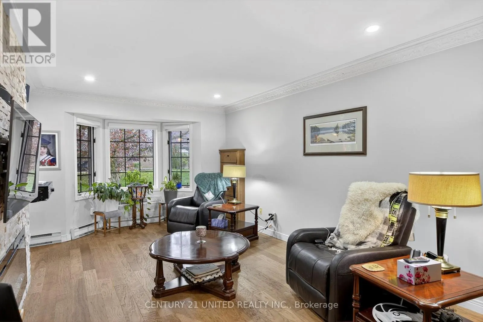 8 - 635 WHITAKER STREET, #8