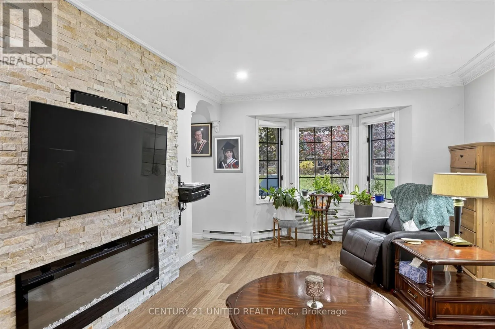 8 - 635 WHITAKER STREET, #8