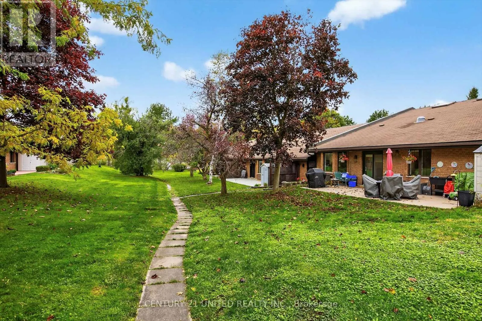 8 - 635 WHITAKER STREET, #8