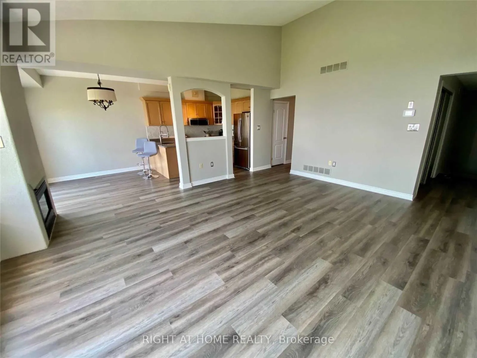 78 - 515 NORTH SERVICE ROAD