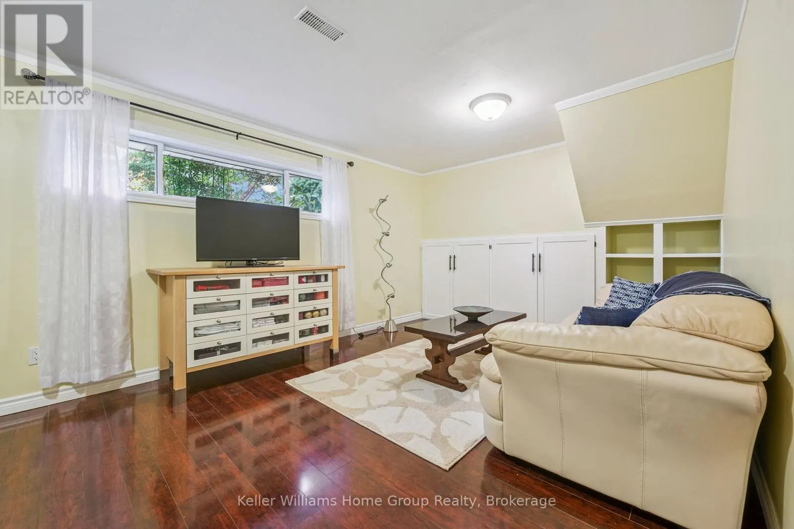 29 SHADYBROOK CRESCENT