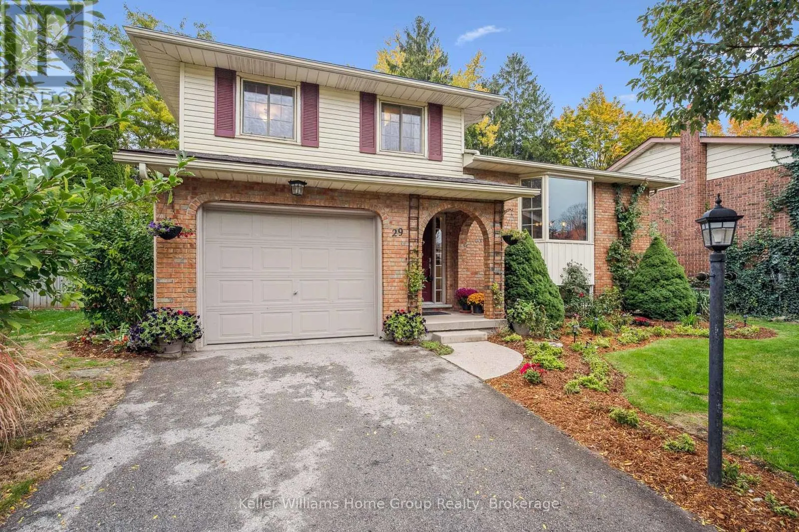 29 SHADYBROOK CRESCENT