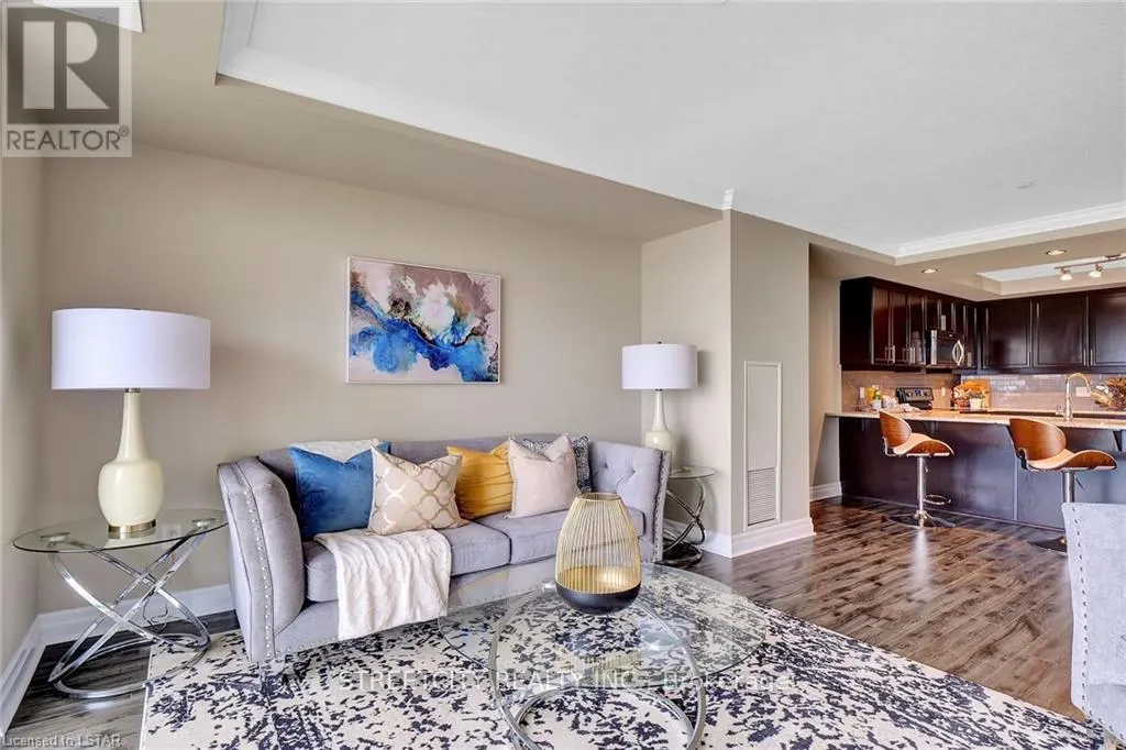 903 - 240 VILLAGEWALK BOULEVARD N, #903