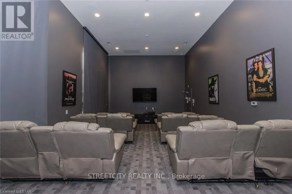 903 - 240 VILLAGEWALK BOULEVARD N, #903