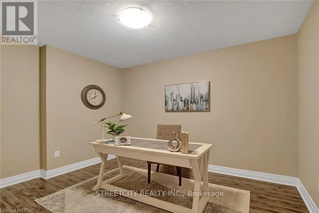 903 - 240 VILLAGEWALK BOULEVARD N, #903