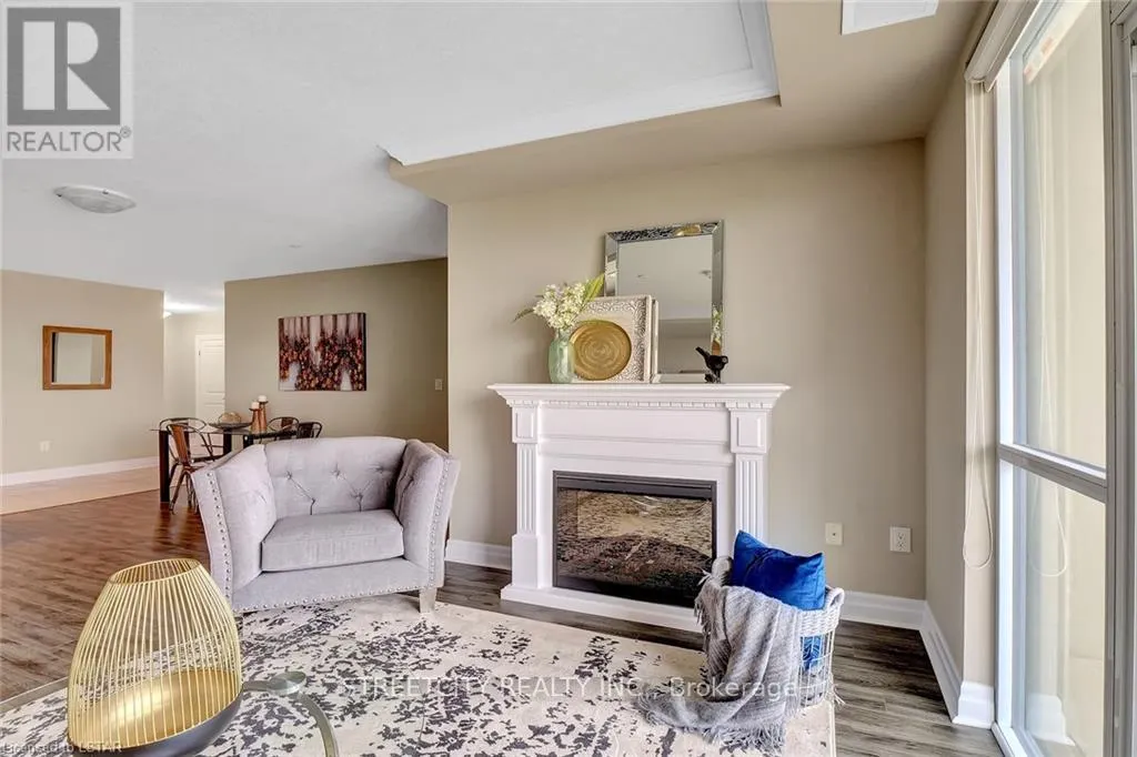 903 - 240 VILLAGEWALK BOULEVARD N, #903