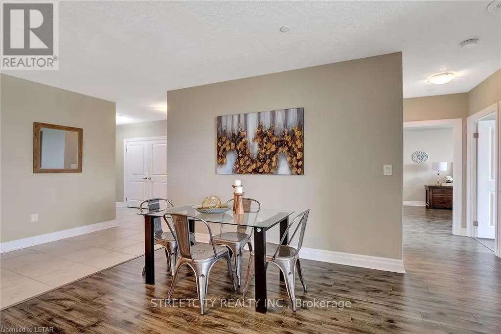 903 - 240 VILLAGEWALK BOULEVARD N, #903