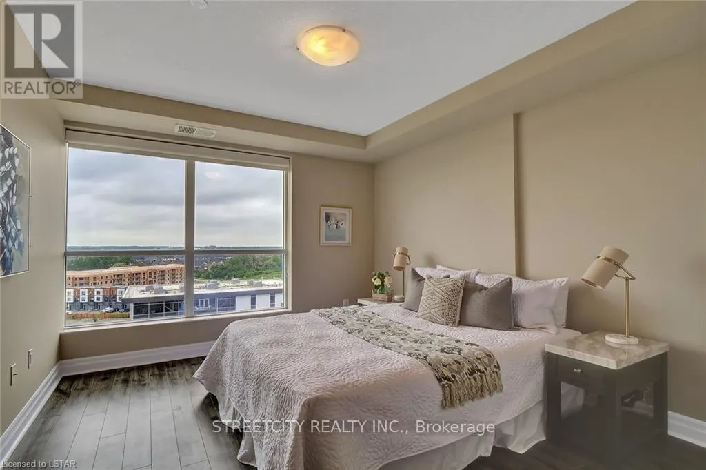 903 - 240 VILLAGEWALK BOULEVARD N, #903