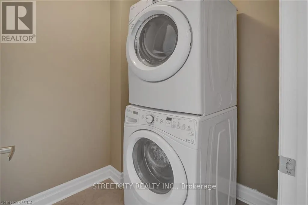 903 - 240 VILLAGEWALK BOULEVARD N, #903