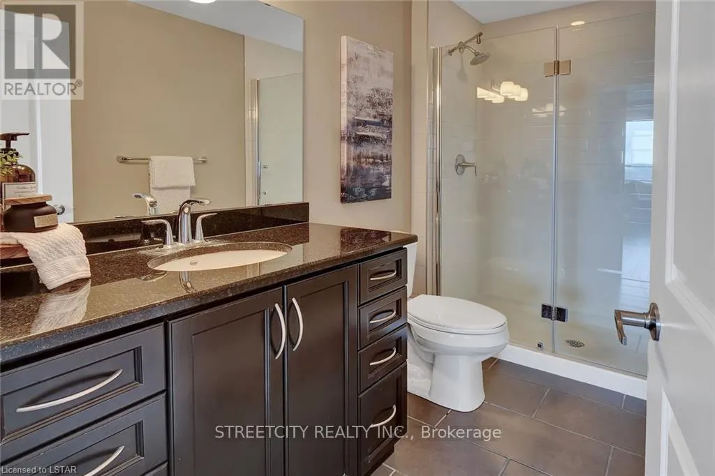 903 - 240 VILLAGEWALK BOULEVARD N, #903