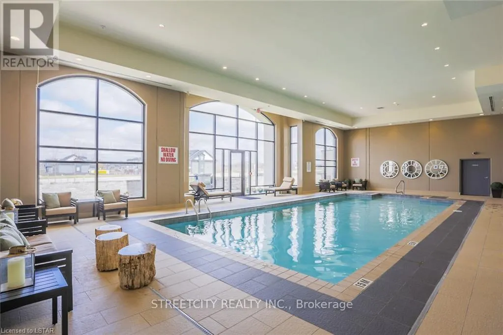 903 - 240 VILLAGEWALK BOULEVARD N, #903