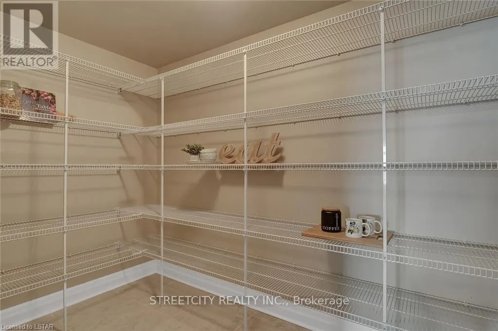 903 - 240 VILLAGEWALK BOULEVARD N, #903