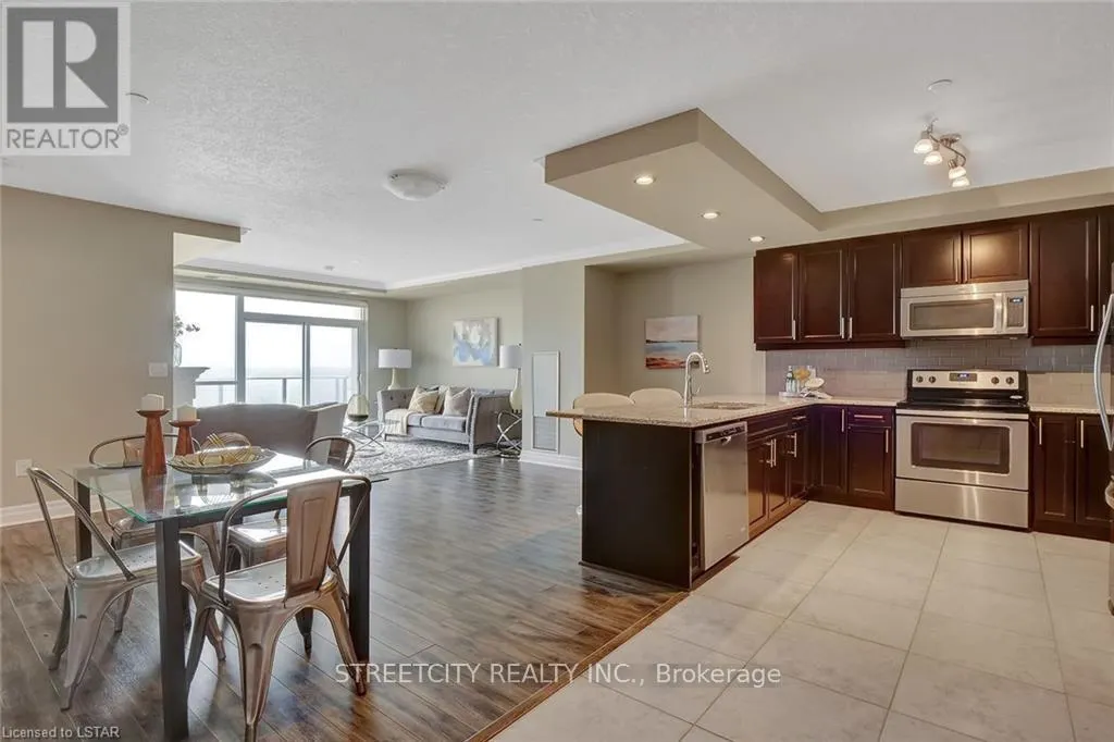 903 - 240 VILLAGEWALK BOULEVARD N, #903