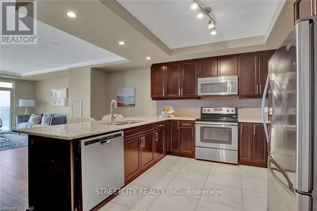 903 - 240 VILLAGEWALK BOULEVARD N, #903