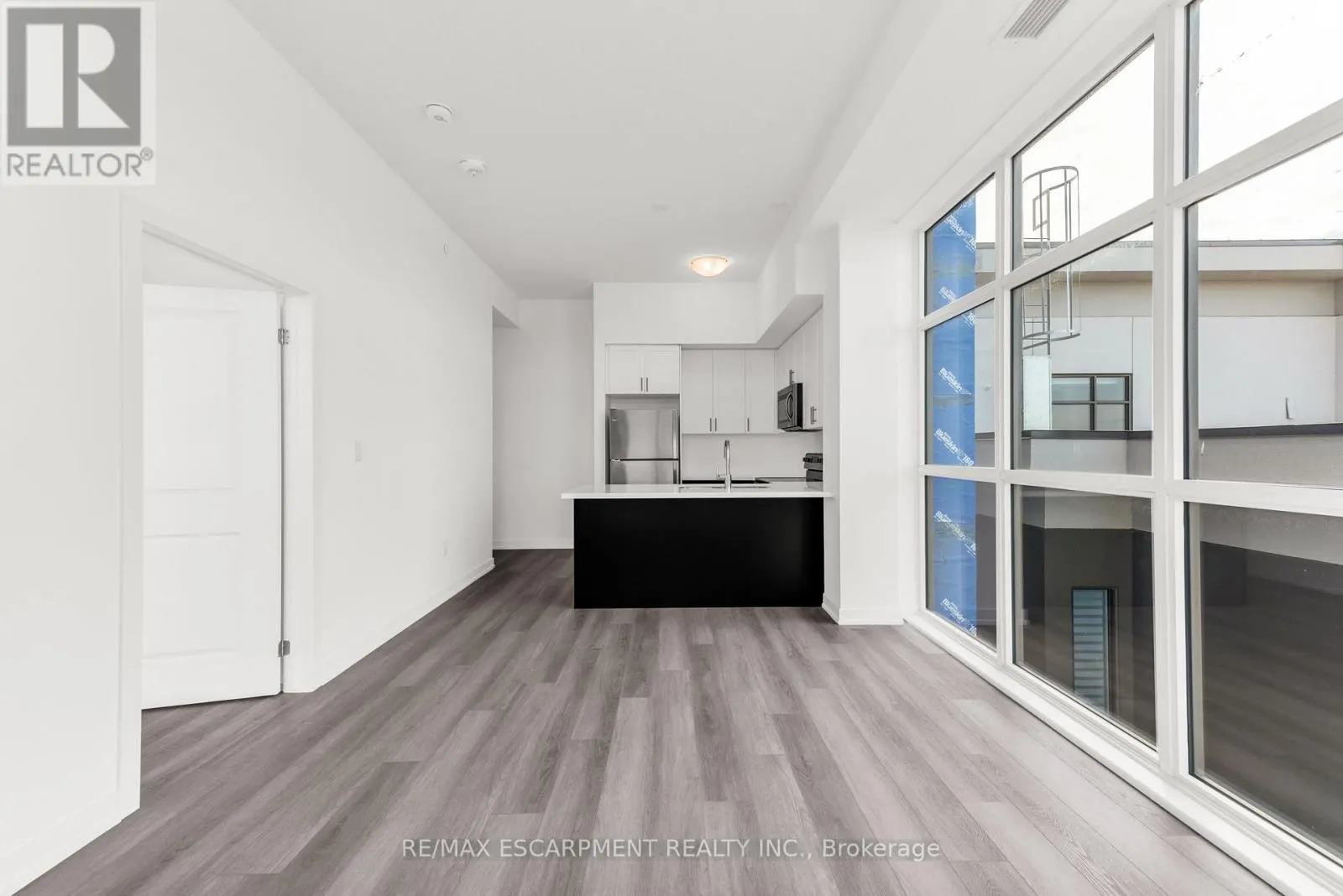 502 - 460 DUNDAS STREET E