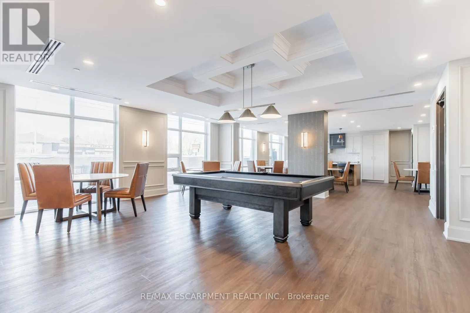 502 - 460 DUNDAS STREET E