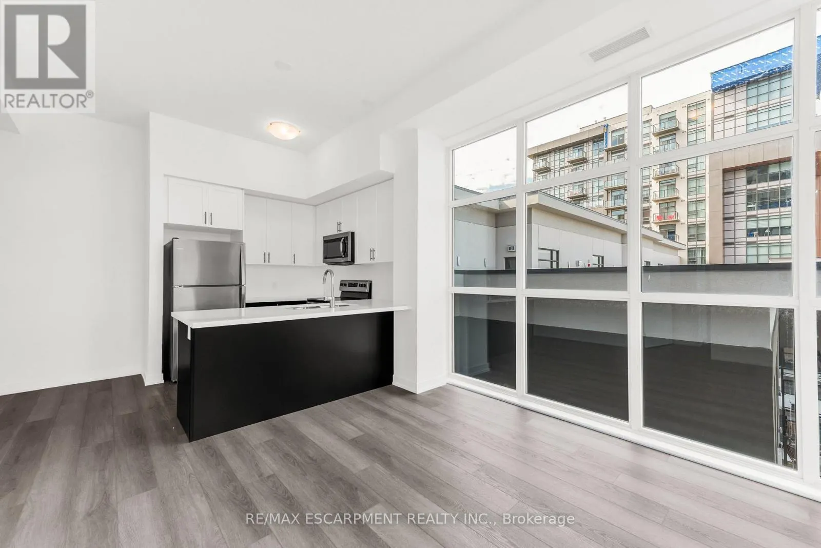 502 - 460 DUNDAS STREET E