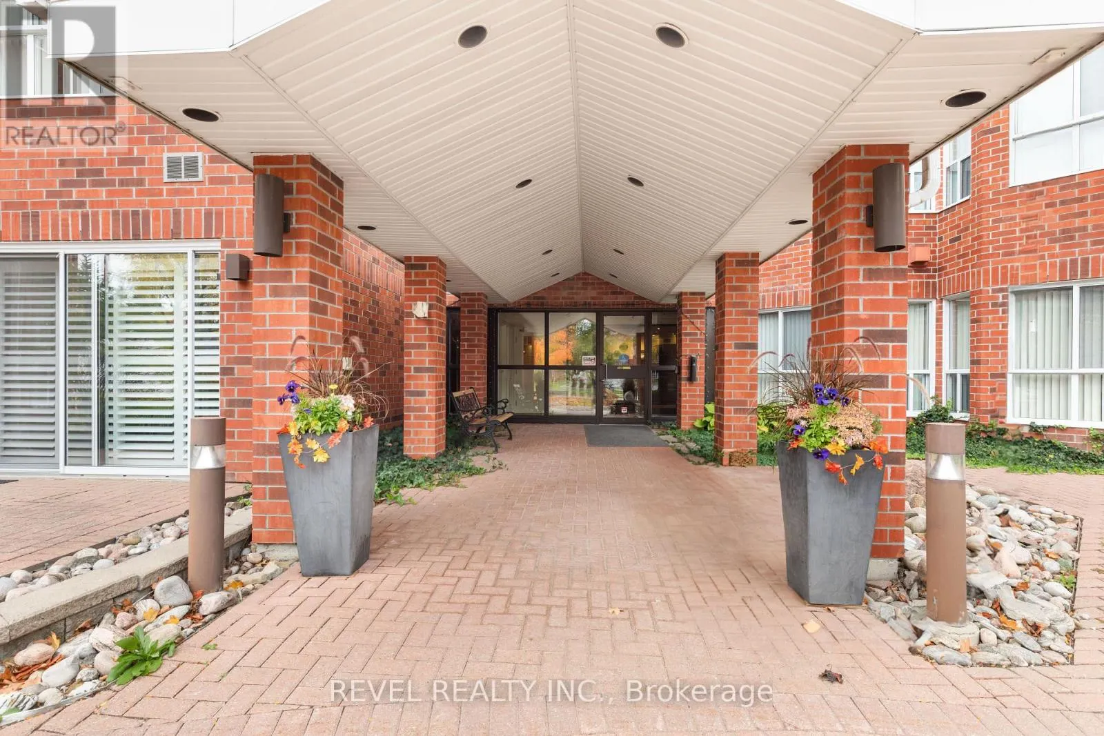 306 - 3 HERITAGE WAY, #306