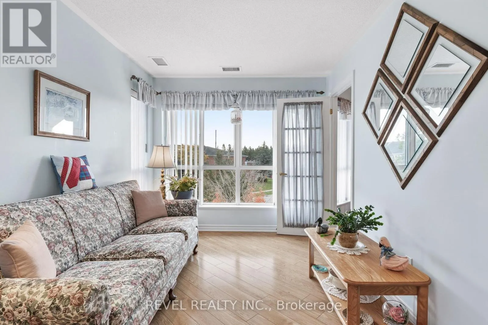 306 - 3 HERITAGE WAY, #306