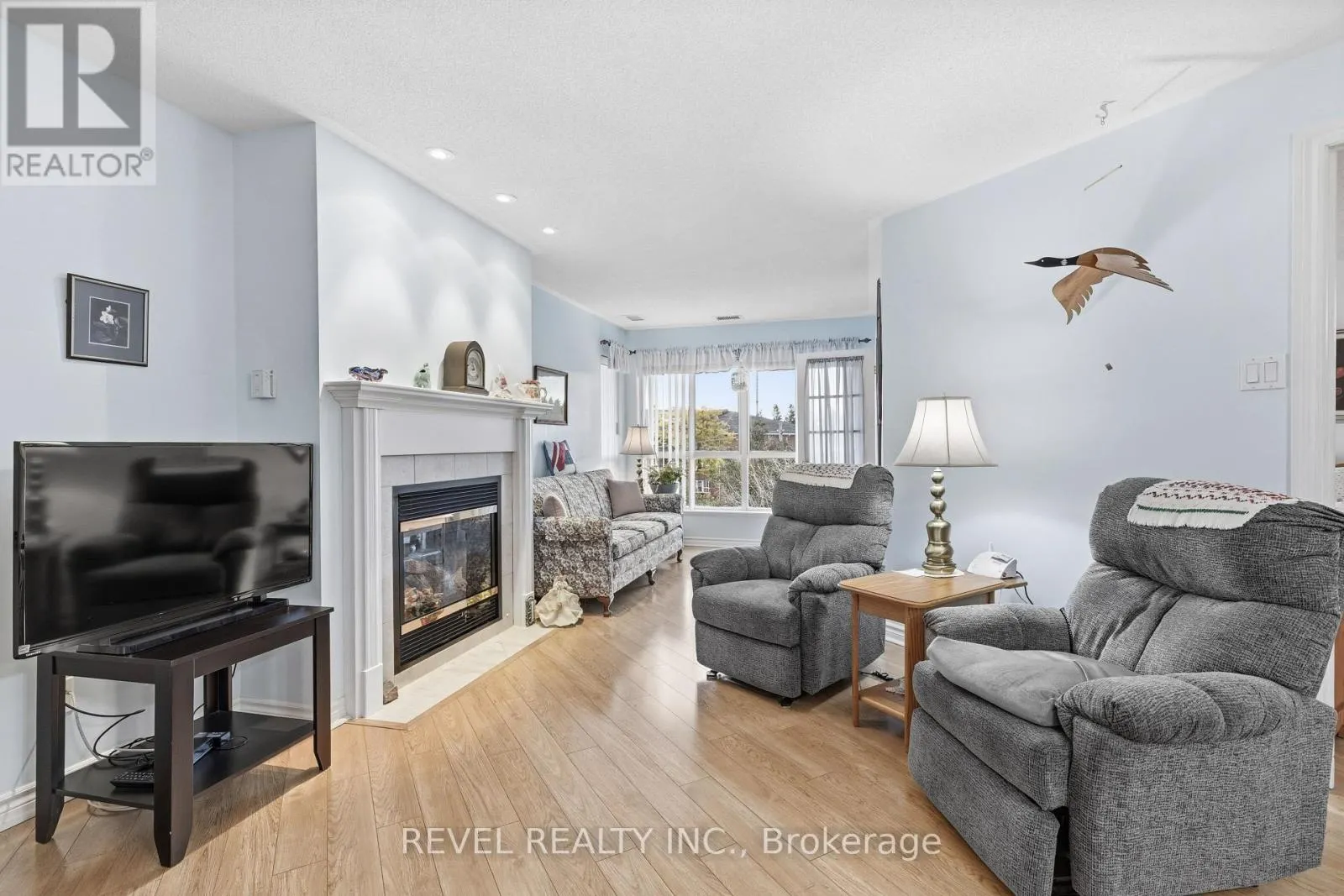 306 - 3 HERITAGE WAY, #306