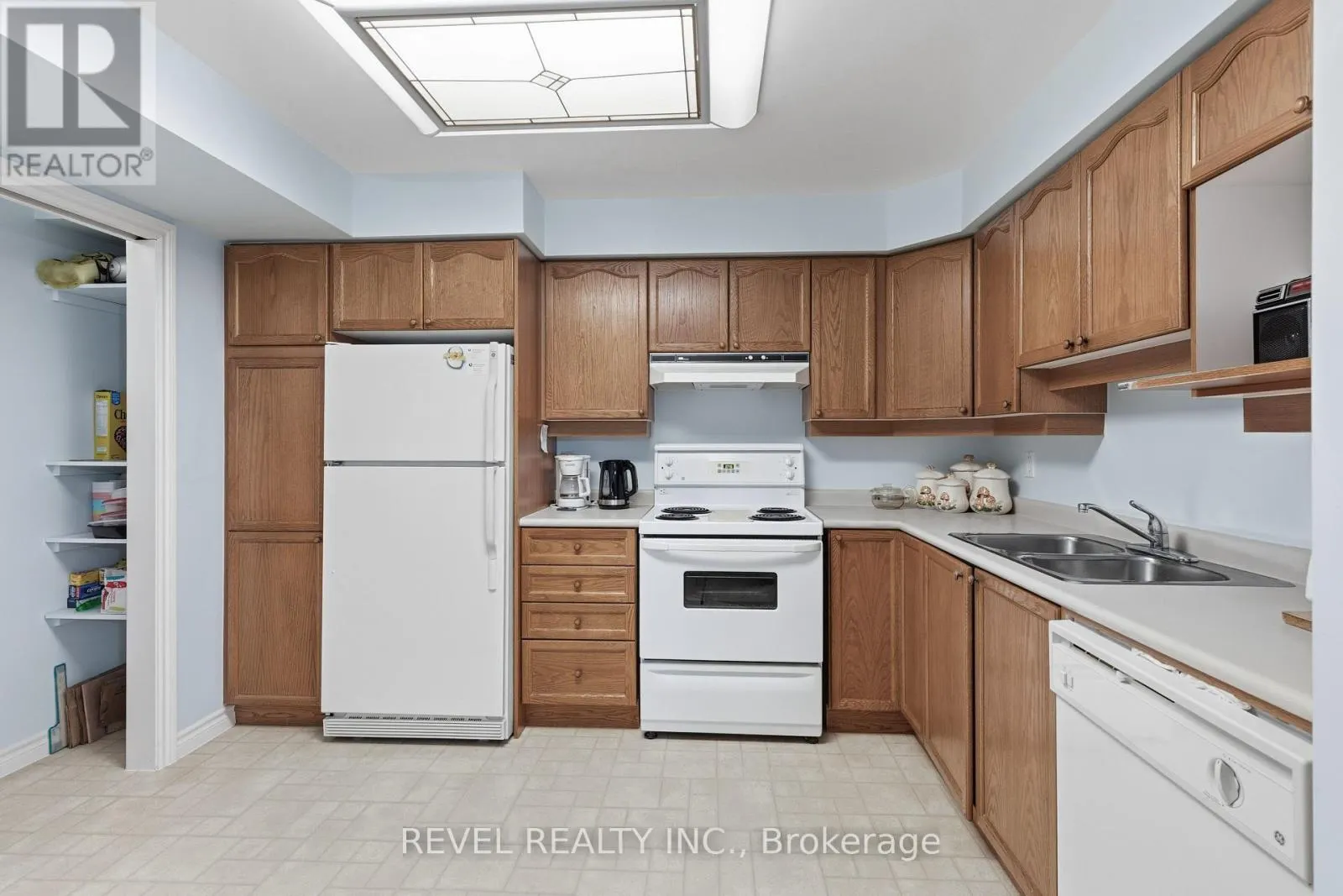 306 - 3 HERITAGE WAY, #306