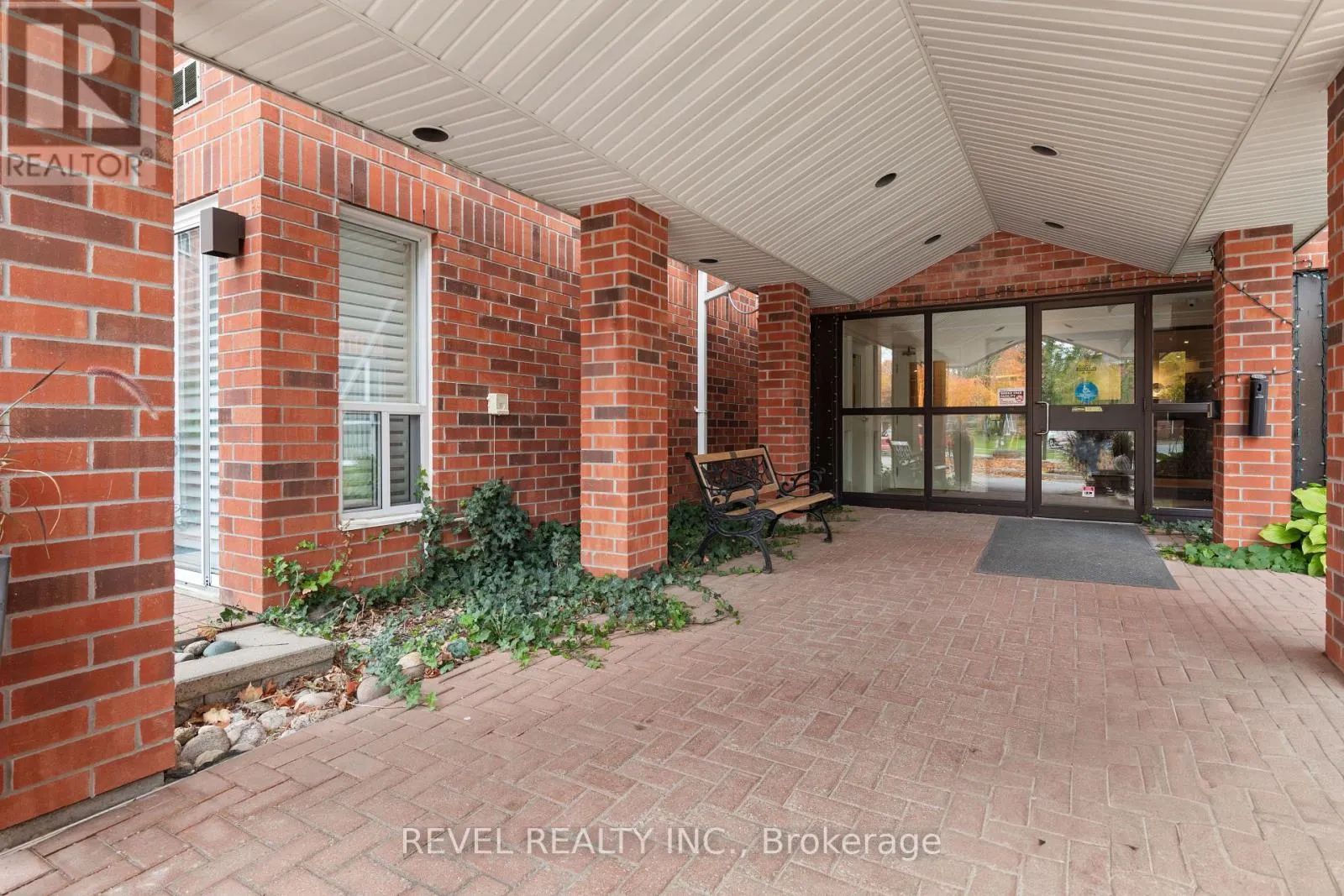 306 - 3 HERITAGE WAY, #306