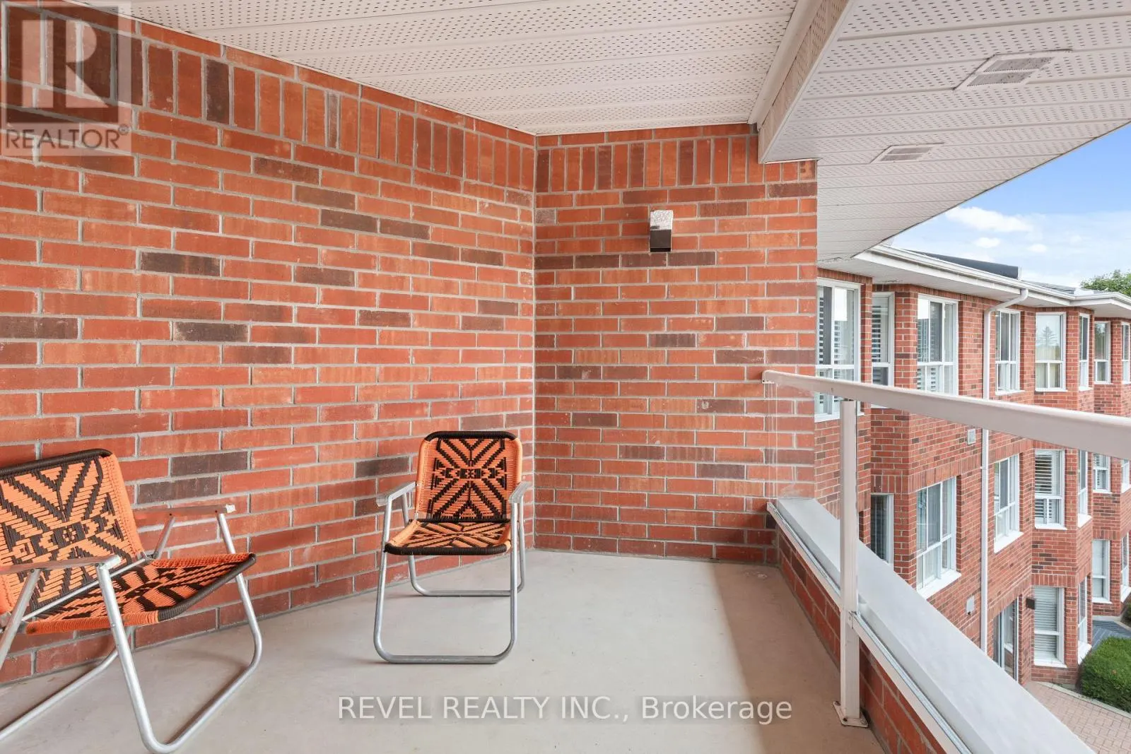 306 - 3 HERITAGE WAY, #306