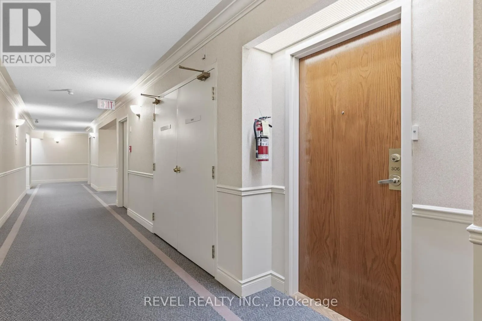 306 - 3 HERITAGE WAY, #306