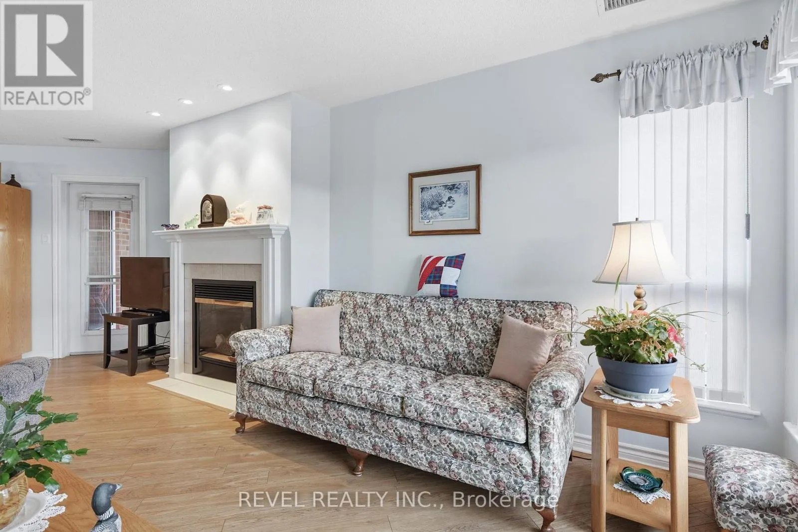 306 - 3 HERITAGE WAY, #306