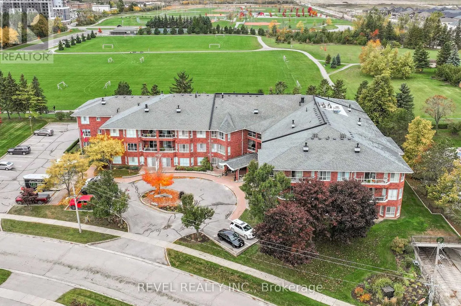 306 - 3 HERITAGE WAY, #306