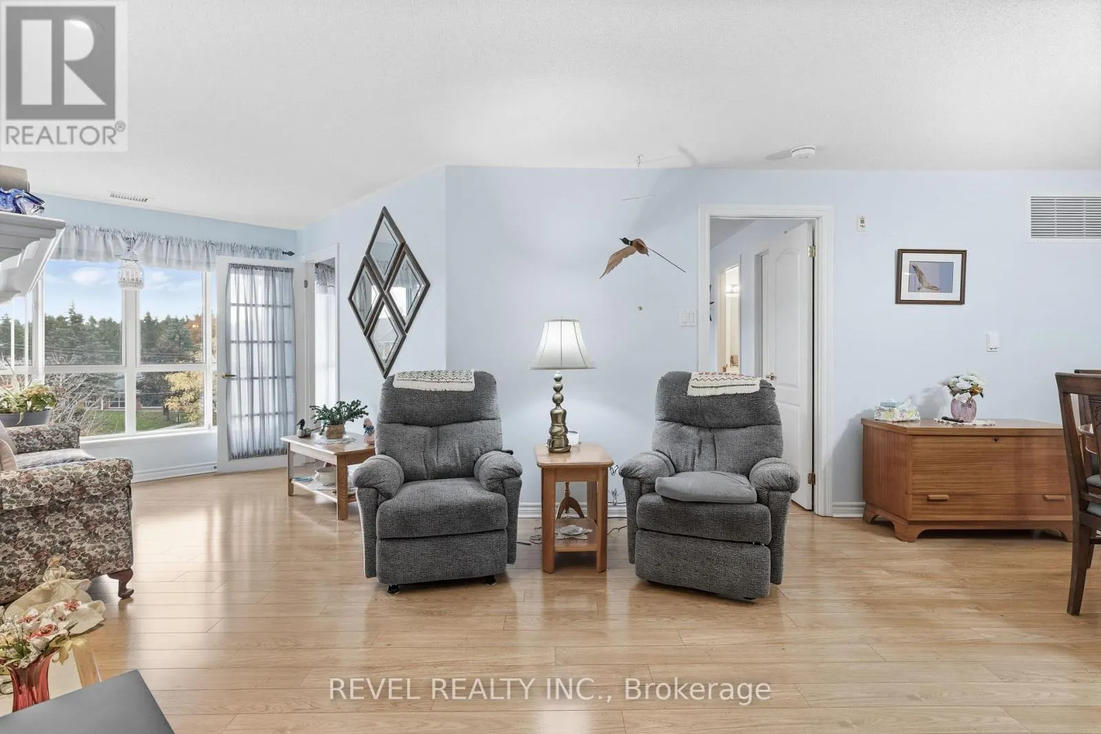 306 - 3 HERITAGE WAY, #306