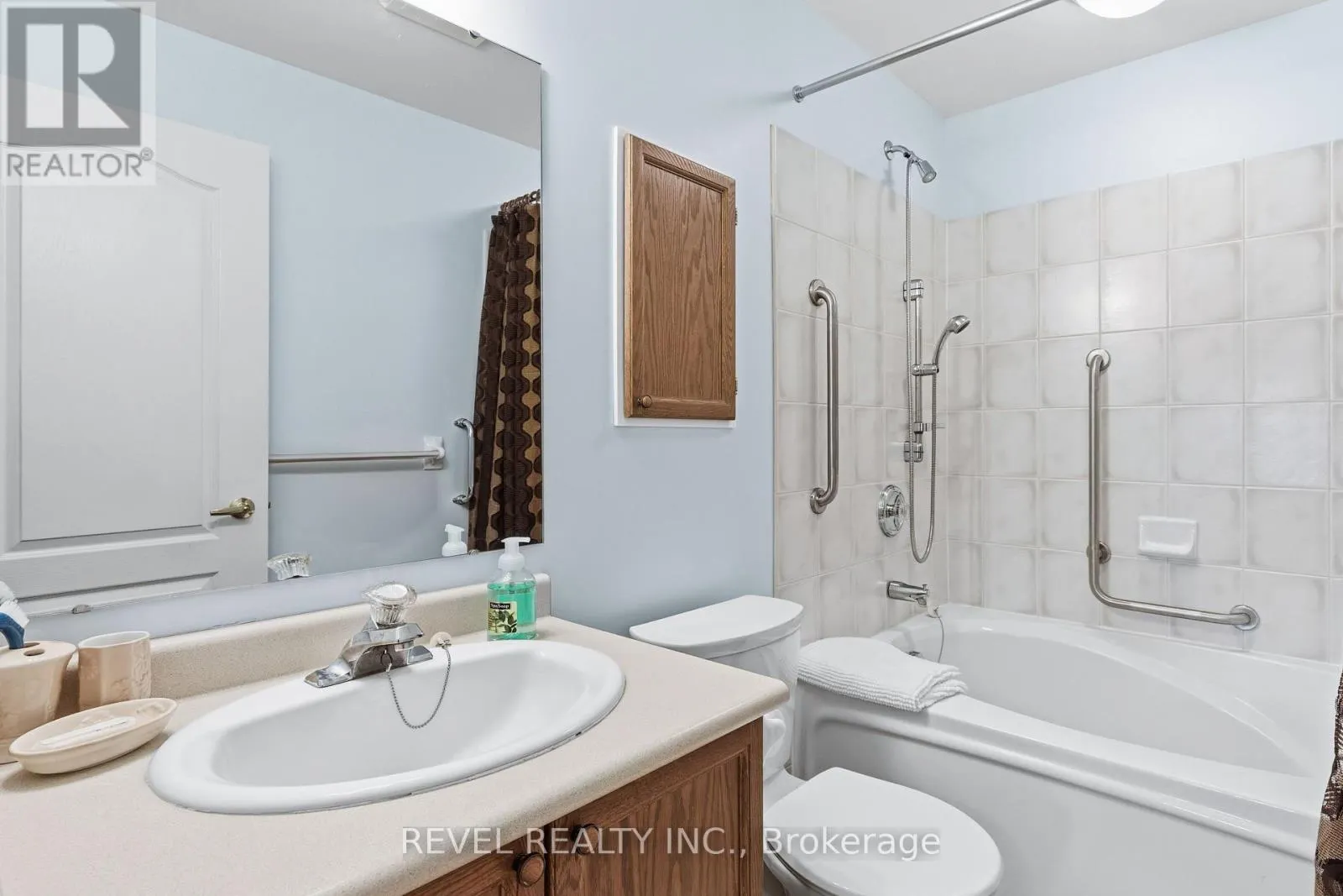 306 - 3 HERITAGE WAY, #306